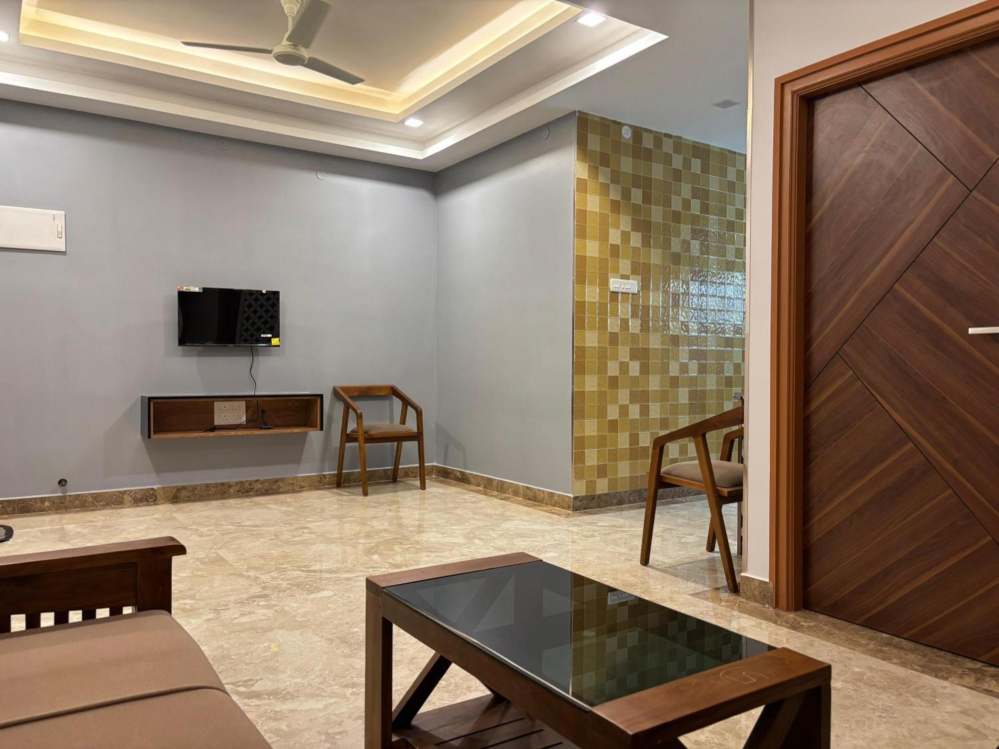 Srirangam Nandavanam Service Apartments Tiruchirappalli Exterior foto