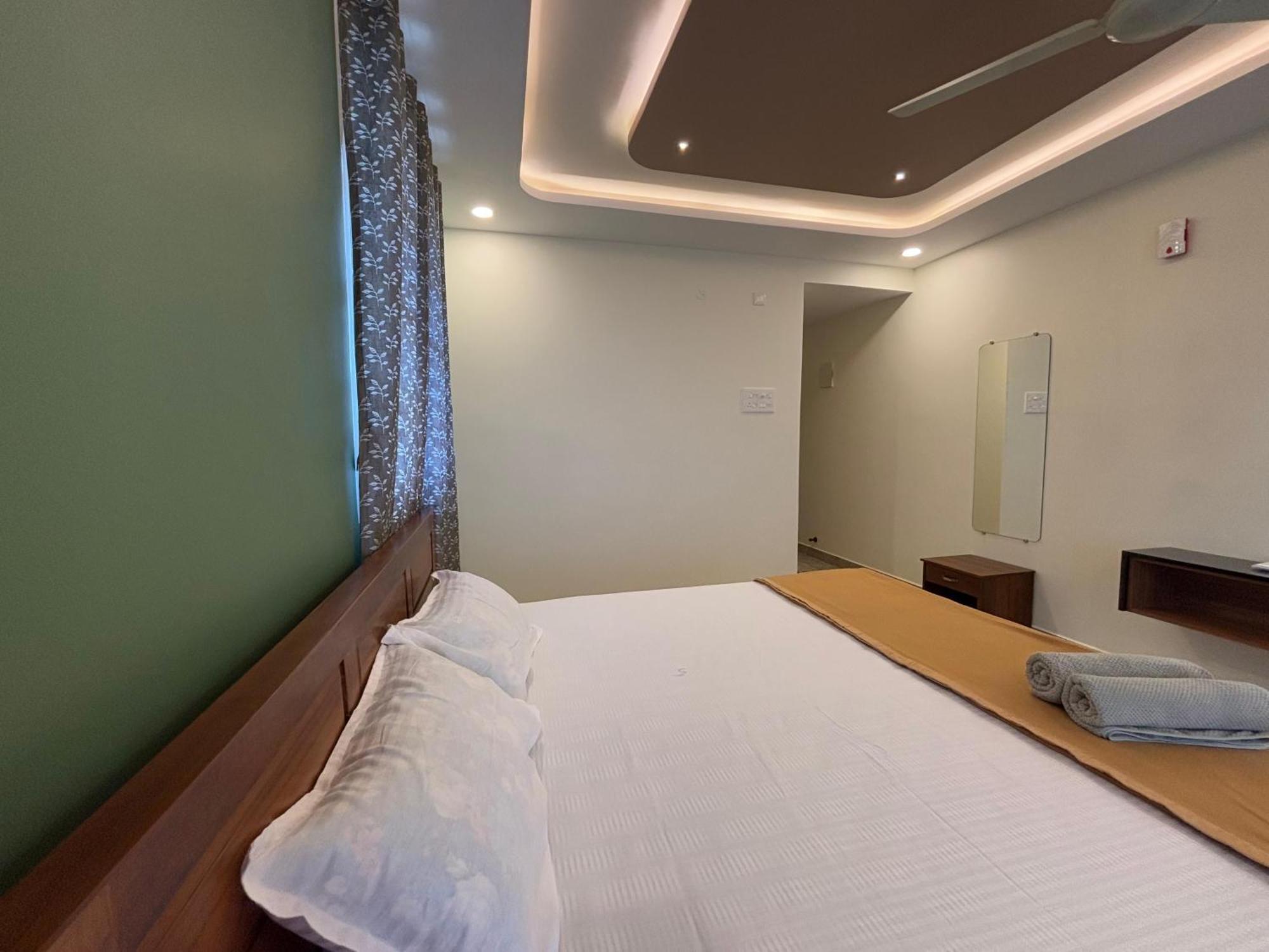 Srirangam Nandavanam Service Apartments Tiruchirappalli Exterior foto